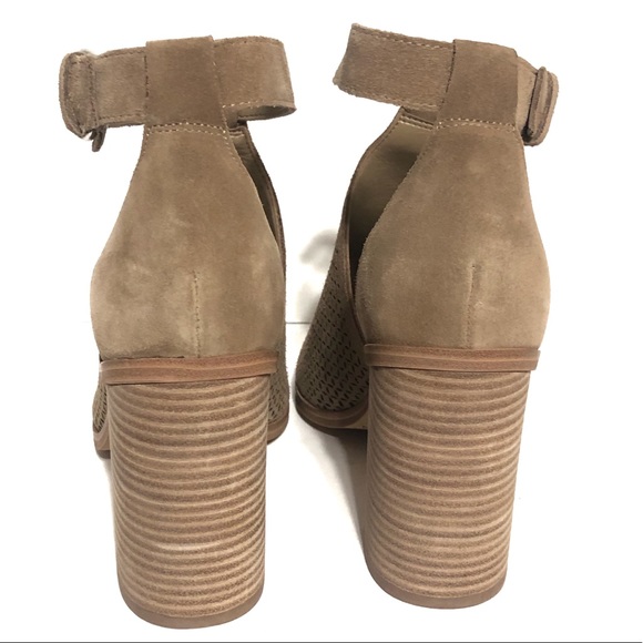 Marc Fisher Vixen Stacked Heel Shoes - Picture 5 of 8